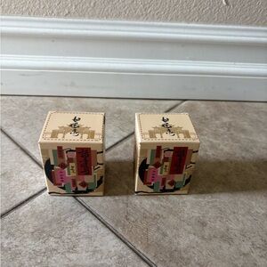 2 Cute Pet Clasping Hands Series Ornament blind box.